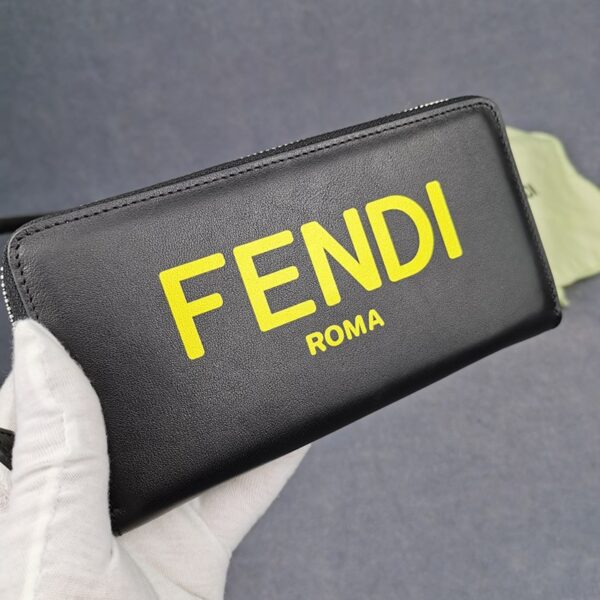 超希少！フェンディ スーパーコピー カスタマイズ ジップアラウンド長財布 革 ブラック 7M0210ADM8F0R2A