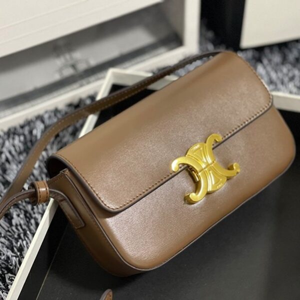 日本未入荷【セリーヌ ショルダーバッグ 偽物】トリオンフ ショルダーバッグ 茶色 Ces06930