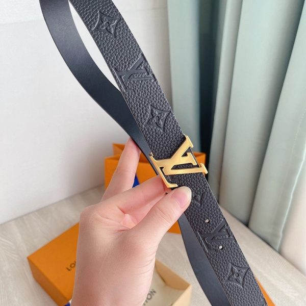定番ルイヴィトン スーパーコピー サンチュール・LVイニシャル 30MM リバーシブルベルト vuw77536