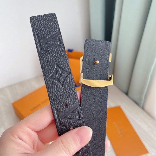 定番ルイヴィトン スーパーコピー サンチュール・LVイニシャル 30MM リバーシブルベルト vuw77536