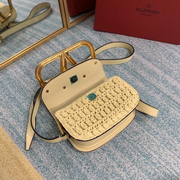 ヴァレンティノ VEE レザー クロスボディバッグ偽物 ショルダーバッグVua95646