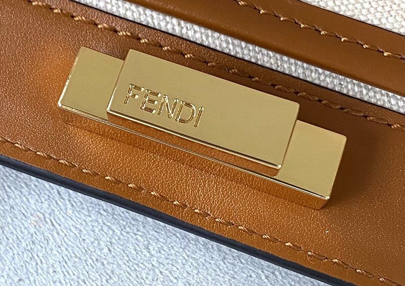 春もの新作フェンディピーカブー エックストート 偽物 FFウール バッグ fep98390