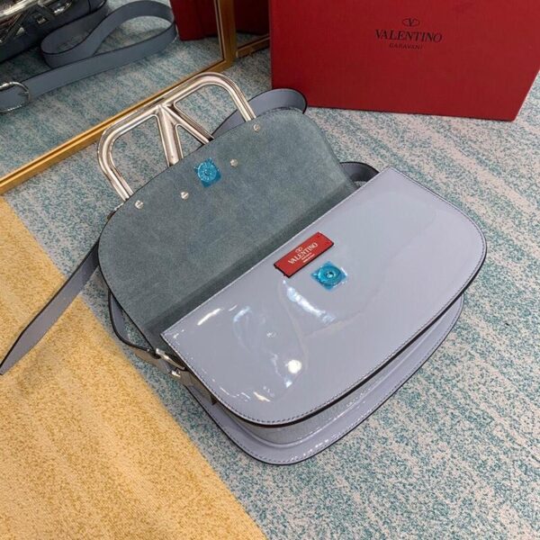 ヴァレンティノ ショルダーバッグ VEE レザー クロスボディバッグお洒落に♪ Vus27920