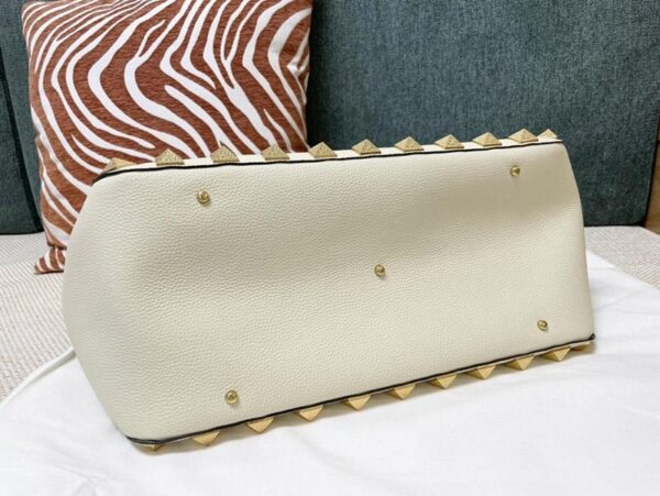 入手困難品！ヴァレンティノ トートバッグ コピーN級品 レザー Vul95299
