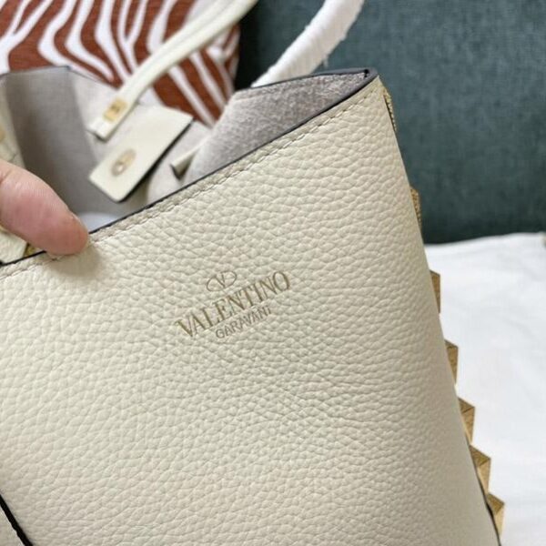 入手困難品！ヴァレンティノ トートバッグ コピーN級品 レザー Vul95299