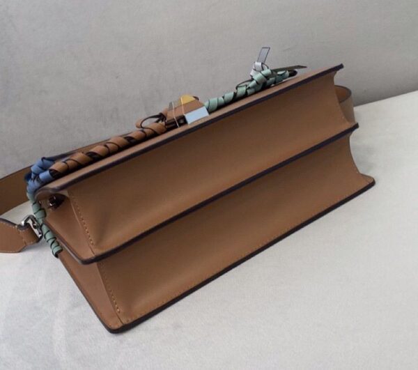 超話題!フェンディ KANI 偽物 ショルダーバッグ ミニバッグ fec14087