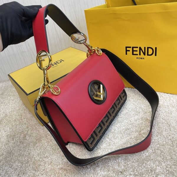 ★日本!!人気！フェンディ キャナイ エフ コピー レザー バッグ fej69731
