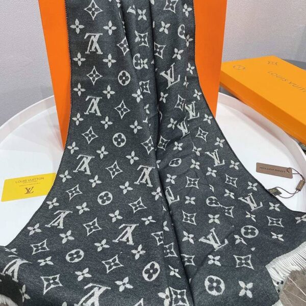 超人気 ルイヴィトン コピーカシミヤ・シルクマフラー vup94225