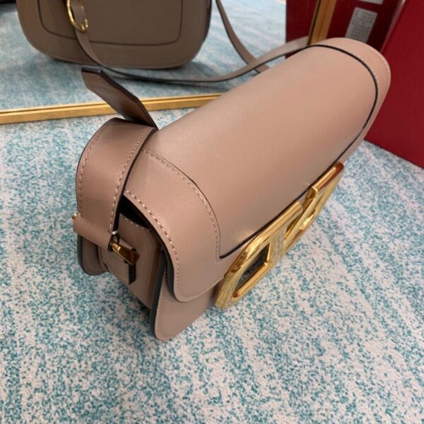 大人気！ヴァレンティノ ショルダーバッグ 偽物 Vロゴ SUPERVEE レザー クロスボディバッグ Vug57845