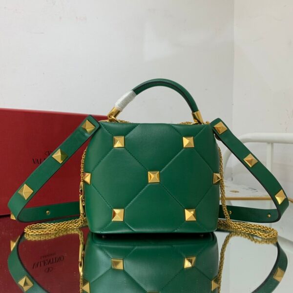 ＊関税込み ヴァレンティノ ハンドバッグ コピー ROMAN STUD QUILTED Vuu09871