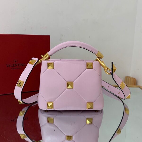 ★日本!!人気！ヴァレンティノ ハンドバッグ 偽物 ROMAN STUD QUILTED Vux71343