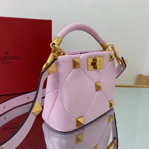 ★日本!!人気！ヴァレンティノ ハンドバッグ 偽物 ROMAN STUD QUILTED Vux71343