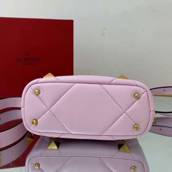 ★日本!!人気！ヴァレンティノ ハンドバッグ 偽物 ROMAN STUD QUILTED Vux71343