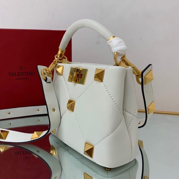 ★日本!!人気！ヴァレンティノ ハンドバッグ 偽物 ROMAN STUD QUILTED Vuz59113