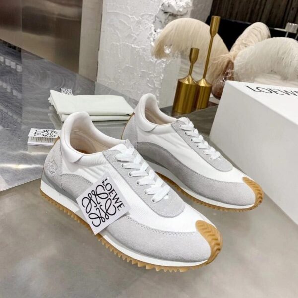 定番人気 ロエベ  フロー ランナー スニーカー 偽物 loy82703