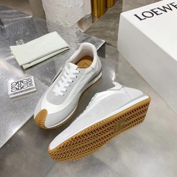 定番人気 ロエベ  フロー ランナー スニーカー 偽物 loy82703