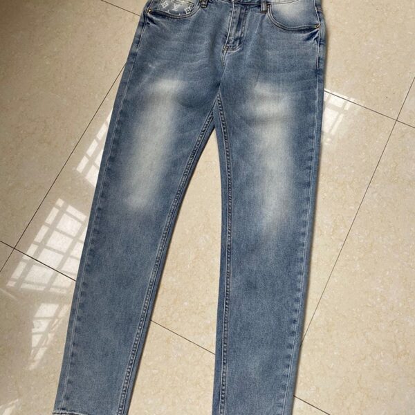【日本未発売】ルイヴィトン デニムパンツ 偽物 モノグラムパッチワーク vun42414