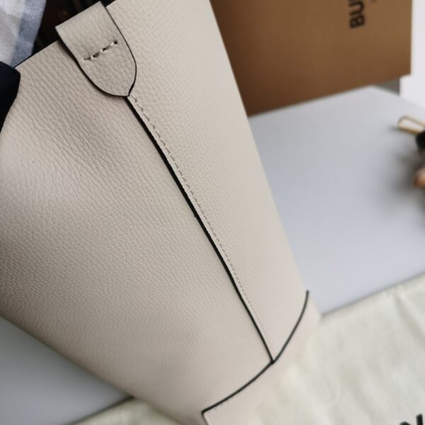 ★日本!!人気！バーバリー トートバッグ スーパーコピー SM TOTE Bab64289