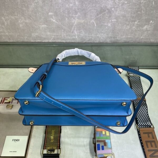 超希少！フェンディ コピー ピーカブー アイシーユー ミディアム フルグレインレザー バッグ feg41059
