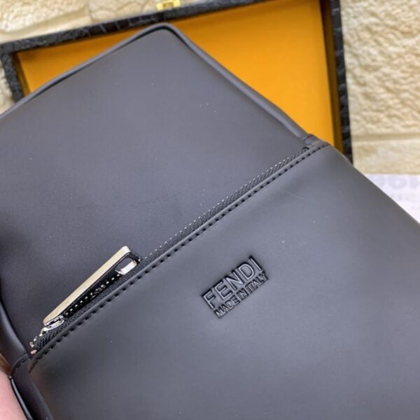 希少色フェンディ バッグ バグズ コピー ナイロンワンショルダーバックパック fep71090