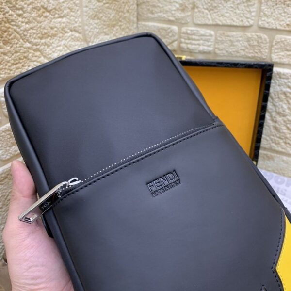 超話題!フェンディ バッグ バグズ 偽物 ナイロンワンショルダーバックパック fev49424