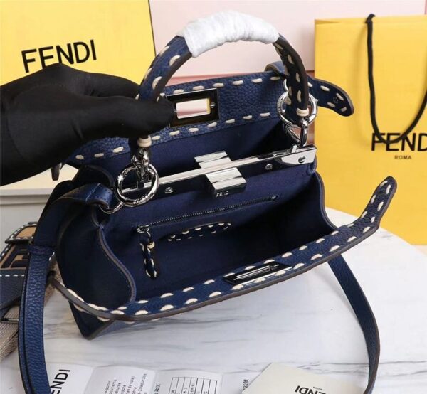 入手困難フェンディ 偽物 ピーカブー ミニ フルグレインレザー バッグ feq31832