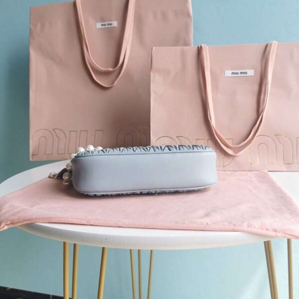 定番ミュウミュウ 偽物 マテラッセナッパレザー パール付き ショルダーバッグ myl88966