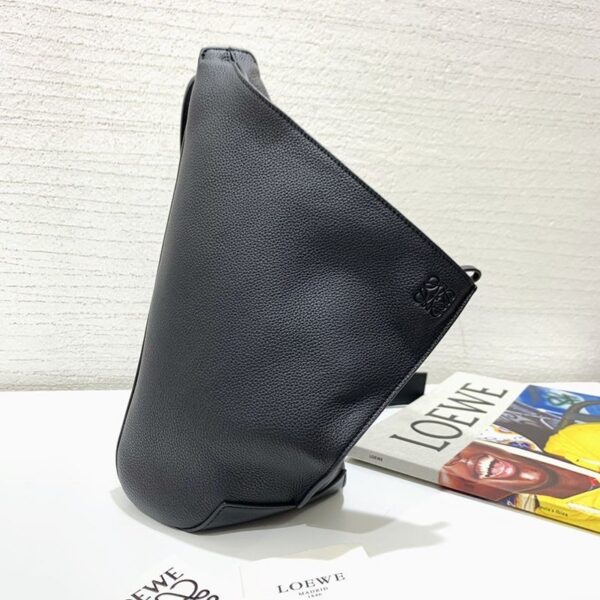大人気！ロエベ ショルダーバッグ 偽物 アントン スリング Anton Sling カーフスキン loq24862