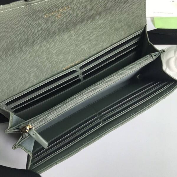 争奪戦 シャネル 二折りカブセ長財布 キャビア 偽物 shm47119