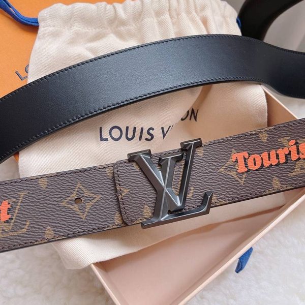 送料込ルイヴィトン サンチュール・LVピラミッド 偽物 40MM リバーシブル ベルト vuf82625