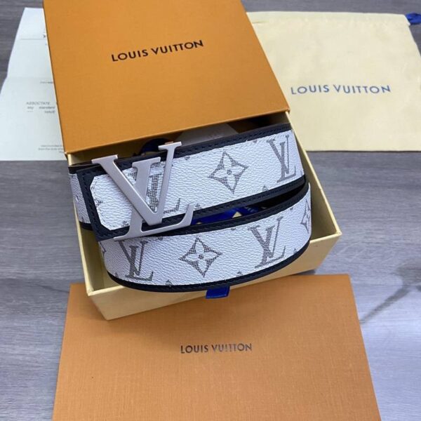 可愛いルイヴィトン サンチュール・LVイニシャル 偽物 40MM リバーシブルベルト vus65317