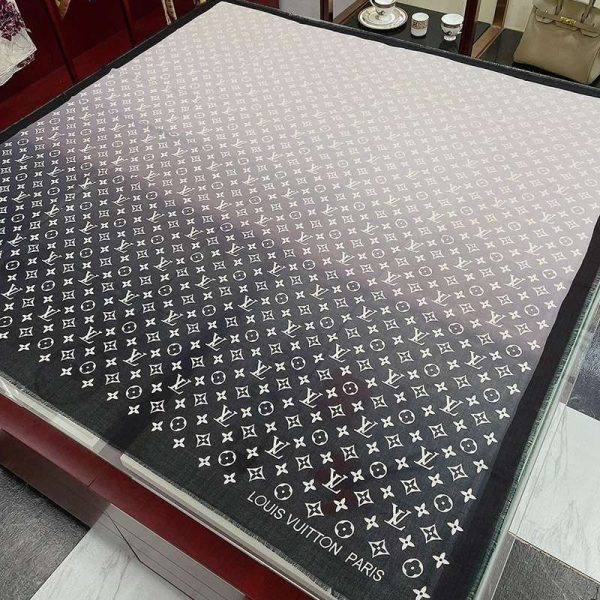 《大人気》暖かい♪ルイヴィトン ショール 偽物・モノグラム LVナウ vuf76060