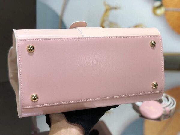 累積売上総額第１位！デルボー スーパーコピー カーフスキン ブリヨン MM ショルダー ハンドバッグ Dee24867