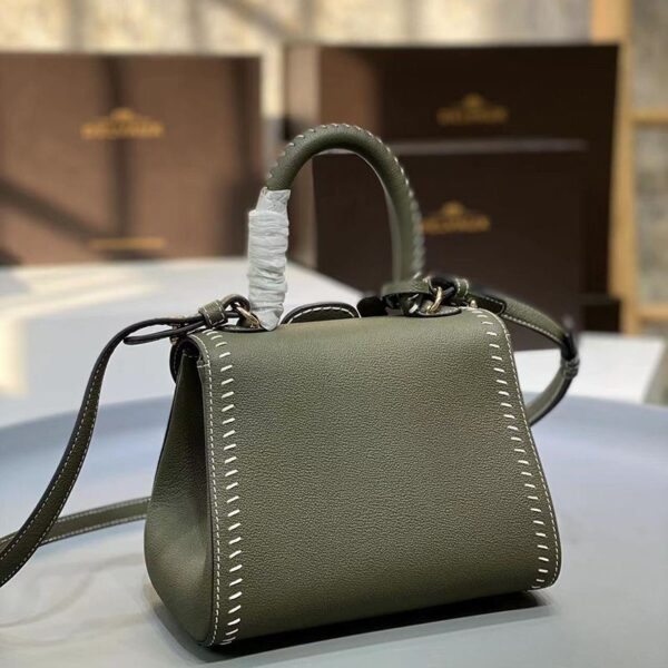 21-22AW デルボー カーフスキン ブリヨン ショルダー ハンドバッグ 偽物 2サイズ☆送料込 AA0406ADW0AKSP