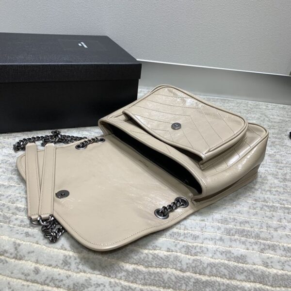 22AW新作サンローラン ショルダーバッグ 偽物 ニキ ミディアム クリンクルヴィンテージレザー Sal38015