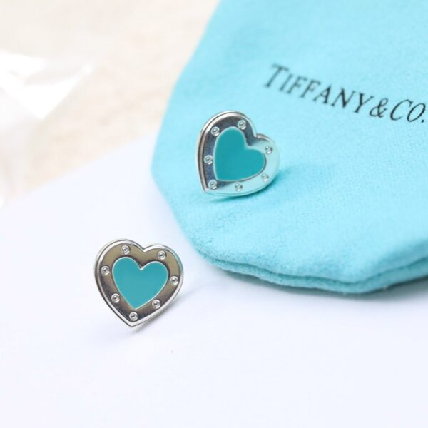 日本未入荷 ティファニー ラブハートピアス スーパーコピー ギフトにも Tim12273