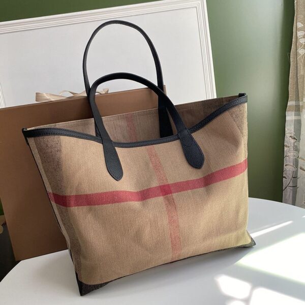 関送込 バーバリー ポケットバッグ 偽物 アウトドア旅行 チェック リバーシブルバッグ Bag40122