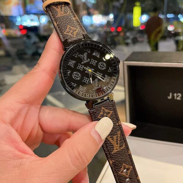 送料込 ルイヴィトン 時計 コピータンブール ストリート ダイバー  40mm vuj15515