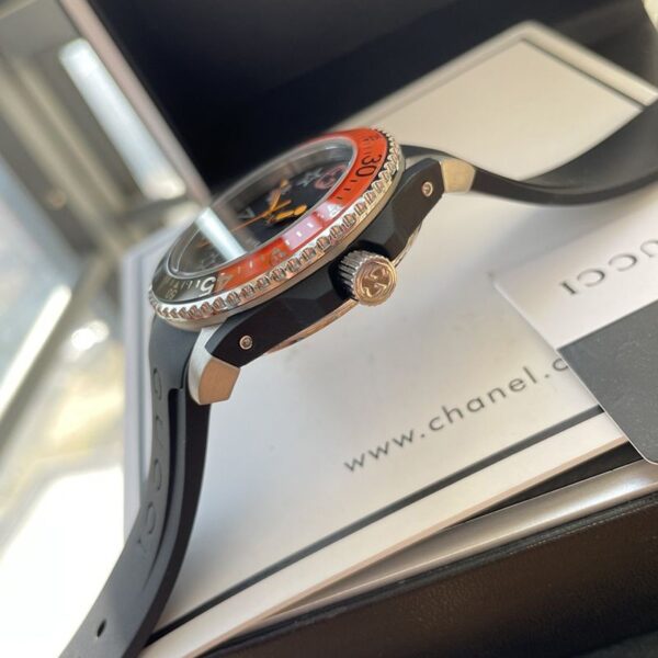 ★SALE！人気のデザイン★グッチ ダイヴ メンズウォッチ 偽物 40mm 2色 YA136221