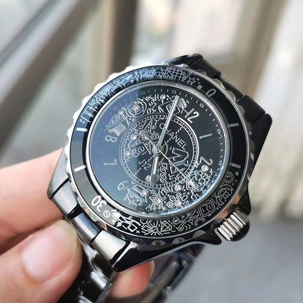 目を惹くカラーシャネル 偽物 J12・33&38mm 世界限定 ブラックセラミック shy13878