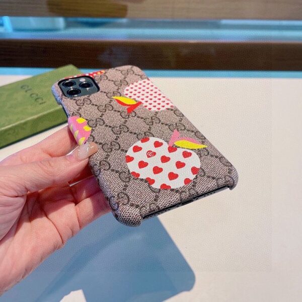 入手困難グッチ いちご ケース コピー ストロベリー iPhone GG スプリーム gur77922