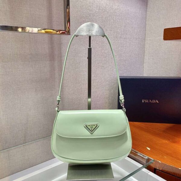 お洒落に♪プラダ★フラップ付きクレオショルダーバッグ 偽物送料込 pug57927