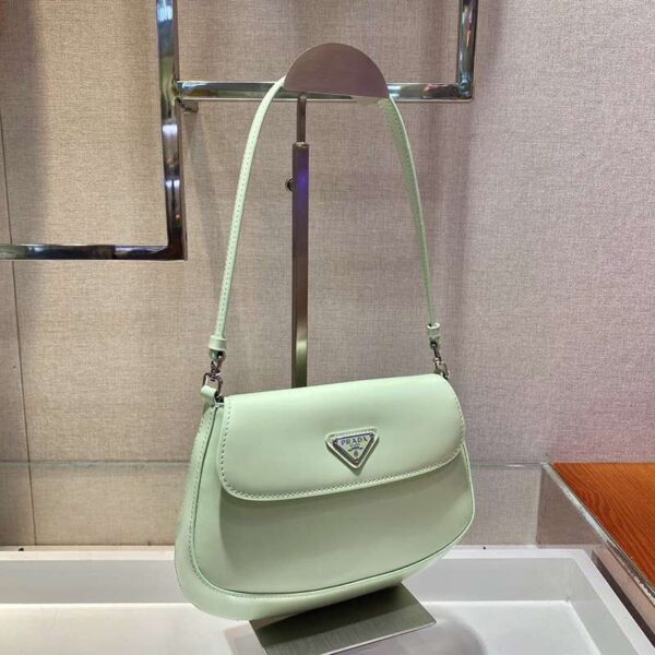 お洒落に♪プラダ★フラップ付きクレオショルダーバッグ 偽物送料込 pug57927
