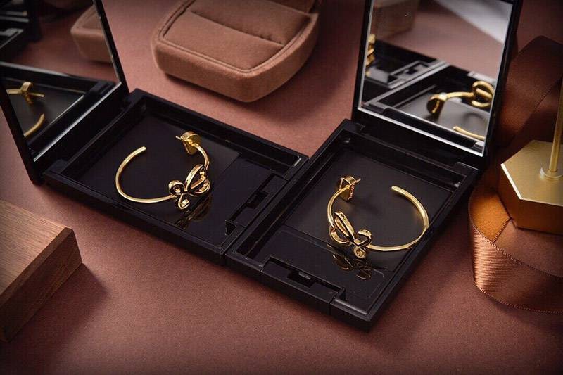 完売必至ロエベ アナグラム ピアス スーパーコピー loi21732