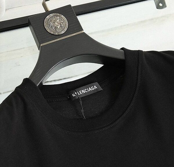 《大人気》バレンシアガ スーパーコピー クルーネック Tシャツ BB baz99434