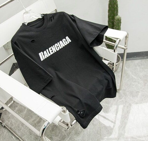 定番バレンシアガ 偽物 DESTROYED FLATGROUND Tシャツ 2色 bam86561