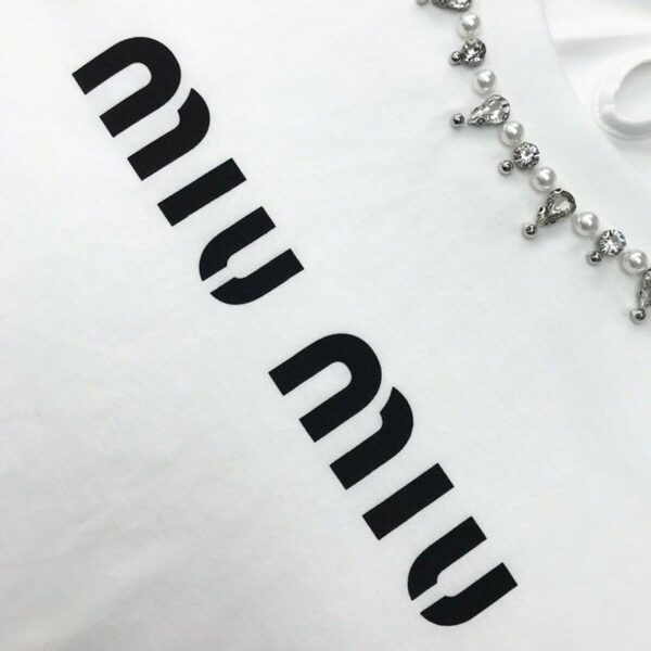送料込ミュウミュウ 偽物★クリスタル クロップドコットンTシャツ MJL8161V6FF0009