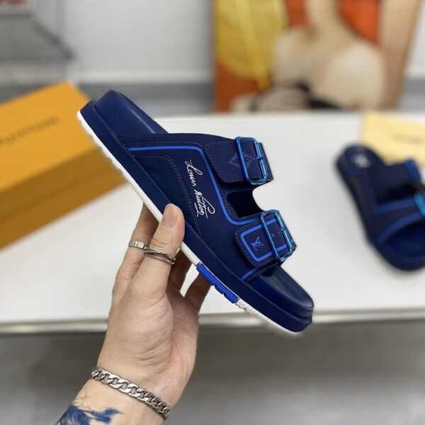 送料込ルイヴィトン サンダル 偽物 LVトレイナー ライン モノグラム レザー vuu40480