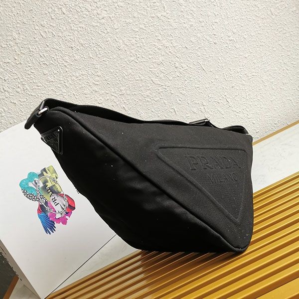 希少色 プラダ トライアングル キャンバスバッグ スーパーコピー 2VY007