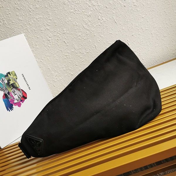 希少色 プラダ トライアングル キャンバスバッグ スーパーコピー 2VY007